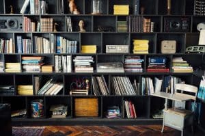 Comment organiser une pièce avec trop de choses