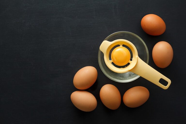 Ces 15 recettes révolutionnaires transforment le jaune d&rsquo;œuf en trésor culinaire anti-gaspi à savourer sans modération