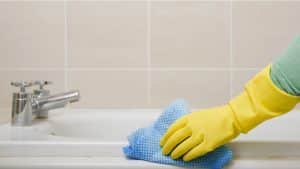 Cette astuce de grand-mère métamorphose votre salle de bain en un paradis olfactif et sans tache en 3 jours seulement Cette astuce de grand-mère métamorphose votre salle de bain en un paradis olfactif et sans tache en 3 jours seulement