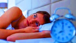 Insomnie : ces 5 aliments à éviter absolument le soir pour retrouver un sommeil réparateur 40% des gens en danger : ces 5 aliments nocturnes sabotent votre sommeil et menacent votre santé mentale