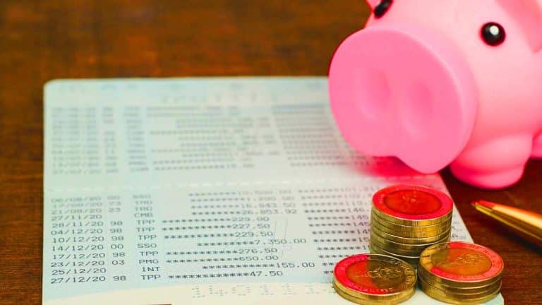 Votre livret A a dépassé le plafond : ces erreurs peuvent vous faire perdre une fortune si vous n’agissez pas 50 millions de Français risquent gros : ces 3 erreurs fatales avec votre livret A à 2,5% qui vous coûtent cher
