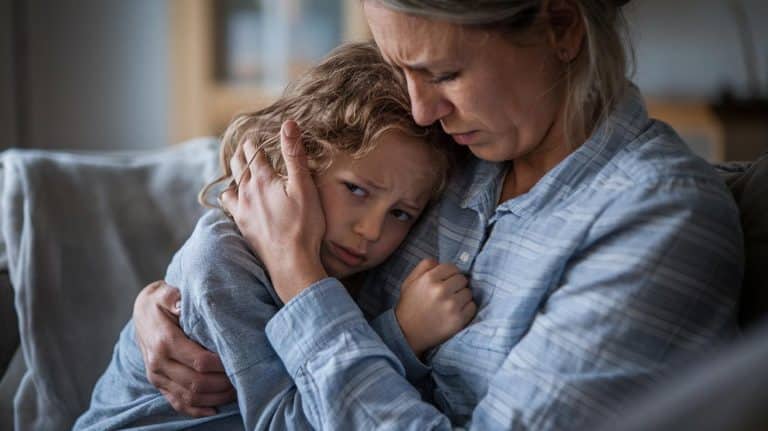 Ce style parental dangereux triple les risques de troubles mentaux chez votre enfant : un « eggshell parent » Ce style parental dangereux triple les risques de troubles mentaux chez votre enfant : êtes-vous un "eggshell parent" ?
