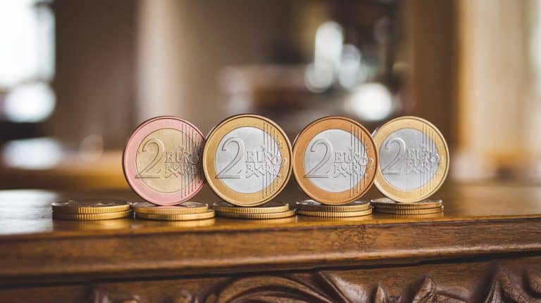 Ces 3 pièces de 2 euros françaises rares valent plus qu’une voiture de luxe : une chasse au trésor moderne démarre Ces 3 pièces de 2 euros françaises rares valent plus qu'une voiture de luxe : une chasse au trésor moderne démarre