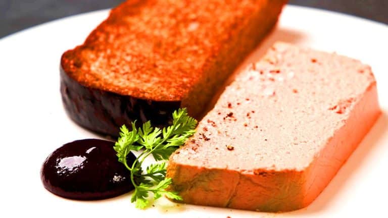 Ces alternatives au foie gras allient plaisir et éthique pour des fêtes savoureuses et responsables Cette alternative au foie gras sans gavage séduit les gourmets et respecte les animaux à prix doux pour un festin éthique