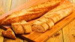 Cette astuce AirFryer transforme votre pain rassis en délice croustillant en seulement 7 minutes : dites adieu au gaspillage !