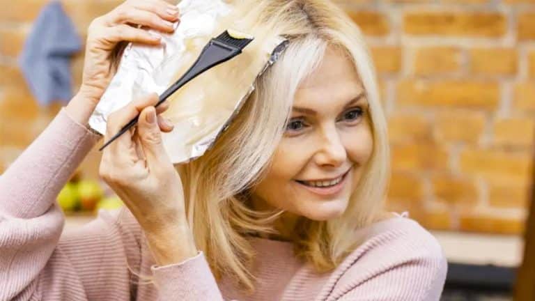 Fin des cheveux gris : une étude révèle qu’il serait possible de retrouver sa couleur naturelle sans teinture Cette étude révolutionnaire promet de rendre vos cheveux 20 ans plus jeunes et défie les lois du temps