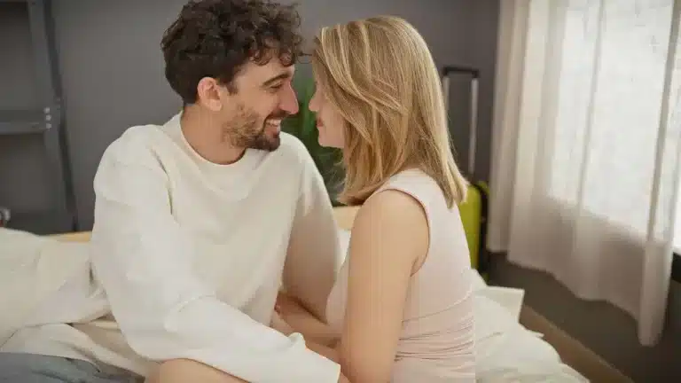 Ces 3 pratiques sexuelles taboues qui passionnent les Français : une enquête dévoile des désirs cachés fascinants