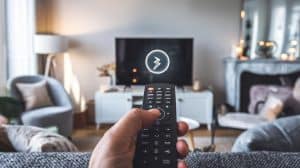 Découvrez le bouton secret qui coupe votre facture TV en deux : une révolution électrique inédite vous attend