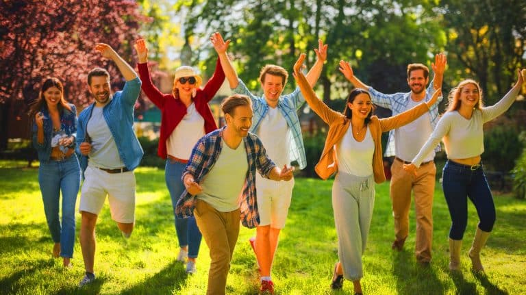 Selon une psy, ce rituel du week-end serait la clé secrète des personnes les plus heureuses au monde Selon une psy, ce rituel du week-end serait la clé secrète des personnes les plus heureuses au monde