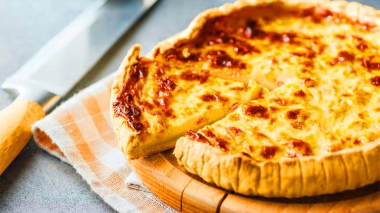 Cette astuce transforme votre quiche en tour de Pise culinaire : 3 fois plus épaisse et moelleuse qu’au boulanger Cette astuce transforme votre quiche en tour de Pise culinaire : 3 fois plus épaisse et moelleuse qu’au boulanger