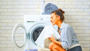 Cette méthode, 10 fois plus puissante que l&rsquo;eau de Javel, promet un linge aussi blanc que la neige et sans microbes