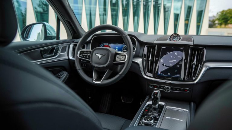 En 2025, votre voiture sans cet équipement essentiel risque de vous coûter cher : découvrez l'info choc qui bouleverse les conducteurs