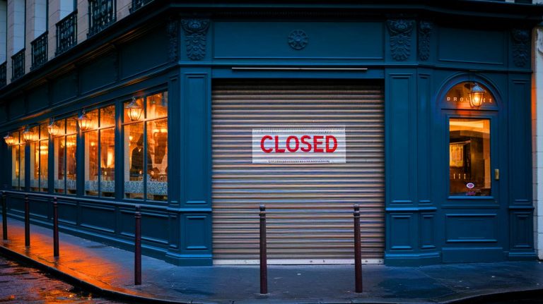 « Le cauchemar des gourmets » : ces 8 restaurants mythiques ferment leurs portes pour toujours