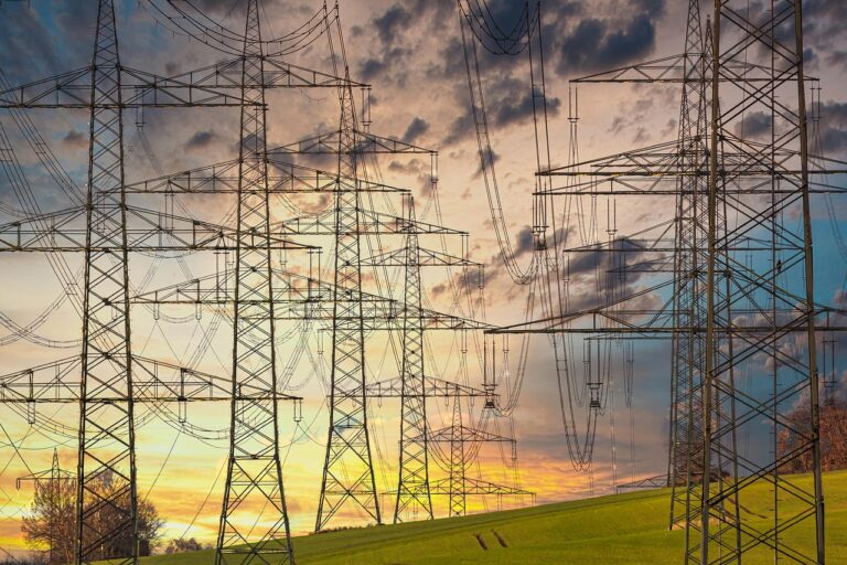 La technologie révolutionne les réseaux électriques : découvrez comment elle transforme notre quotidien et notre avenir énergétique